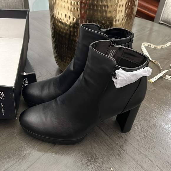 Naturalizer Berri Bootie (WIDE) - Picture 8 of 13